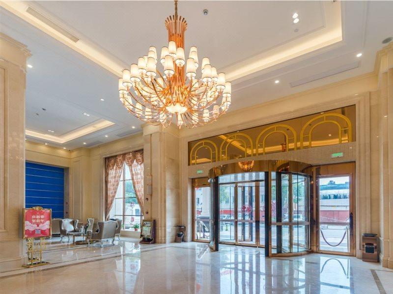 Vienna International Hotel 우한 외부 사진