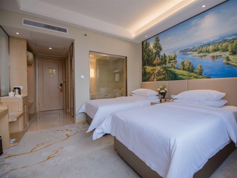 Vienna International Hotel 우한 외부 사진
