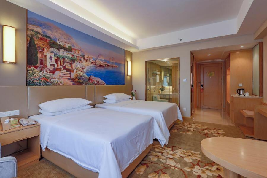 Vienna International Hotel 우한 외부 사진